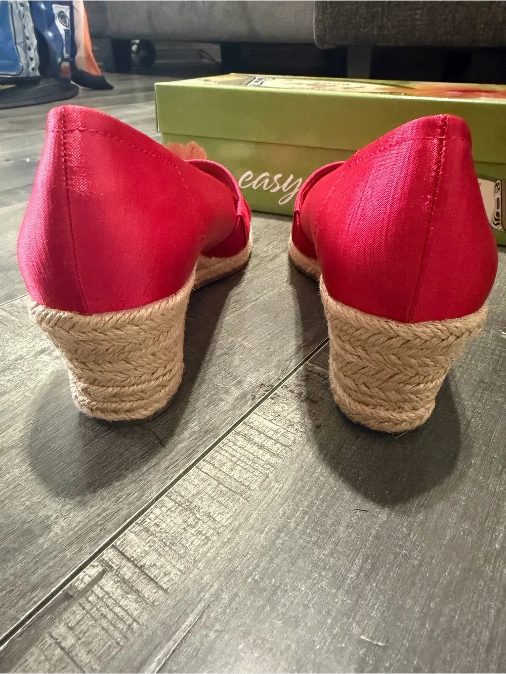 Easy Street Women's Jasper SuperFlex Espadrille Sandals-Red Thai Silk 8.5M NWB